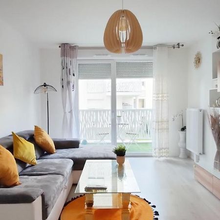 Апартаменты Chic Apart With Parking Near Paris Эпине-сюр-Сена Экстерьер фото
